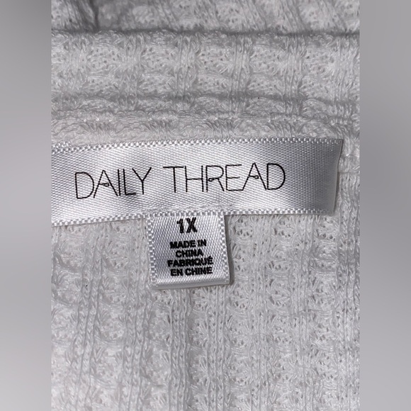 Daily Thread Women Long Sleeves White Thermal Shirt Size 1X Casual Outdoor - Picture 3 of 7